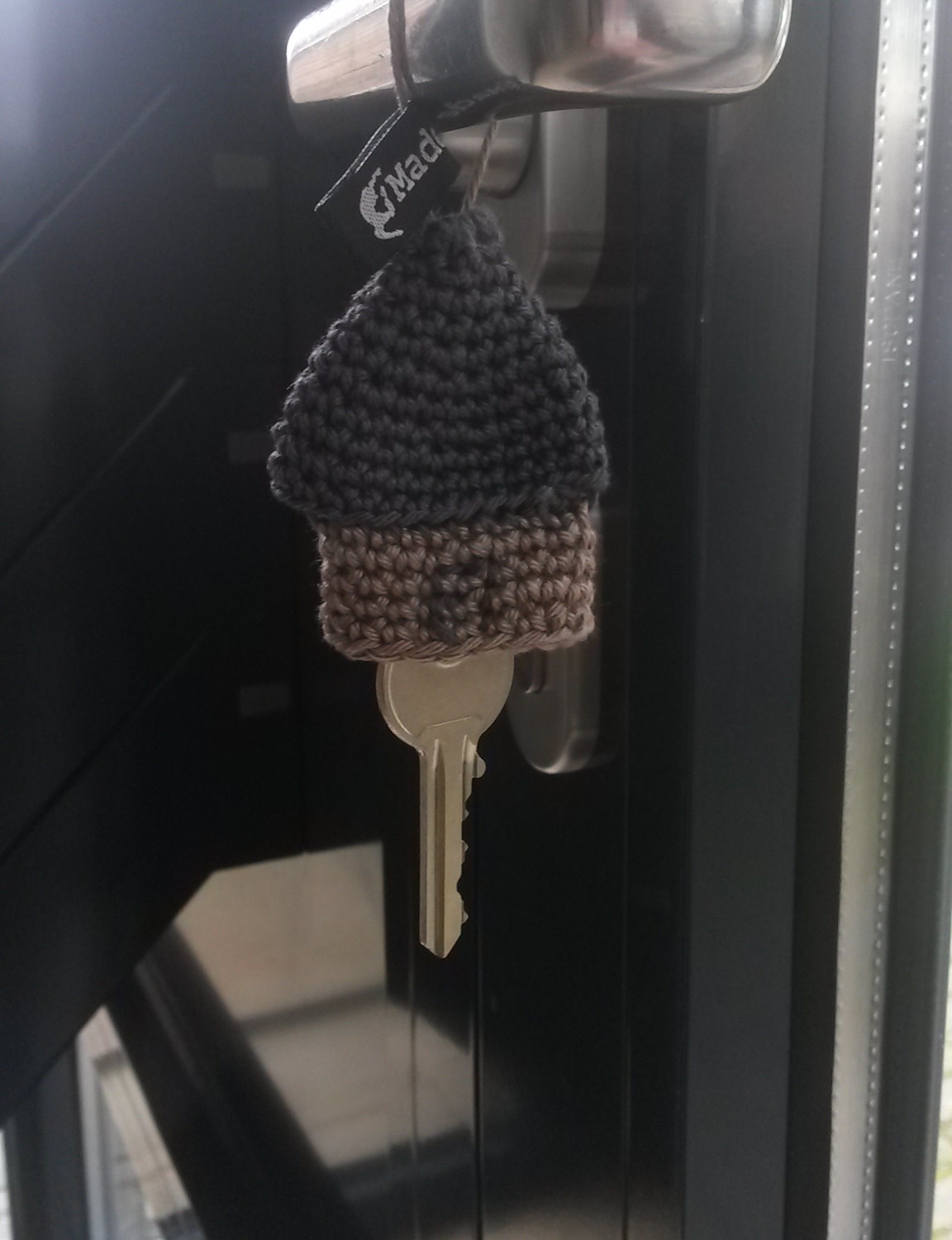 Porte-clés maison au crochet