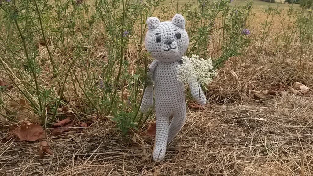 nounours au crochet - marchant